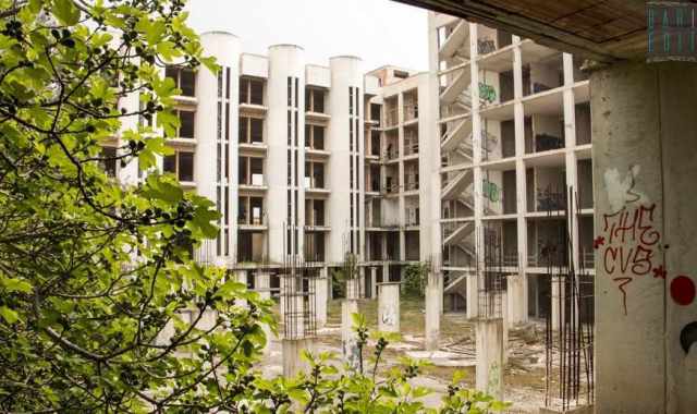 Bari: tra droni, parkour e writers, viaggio nella spettrale casa di cura Santa Lucia